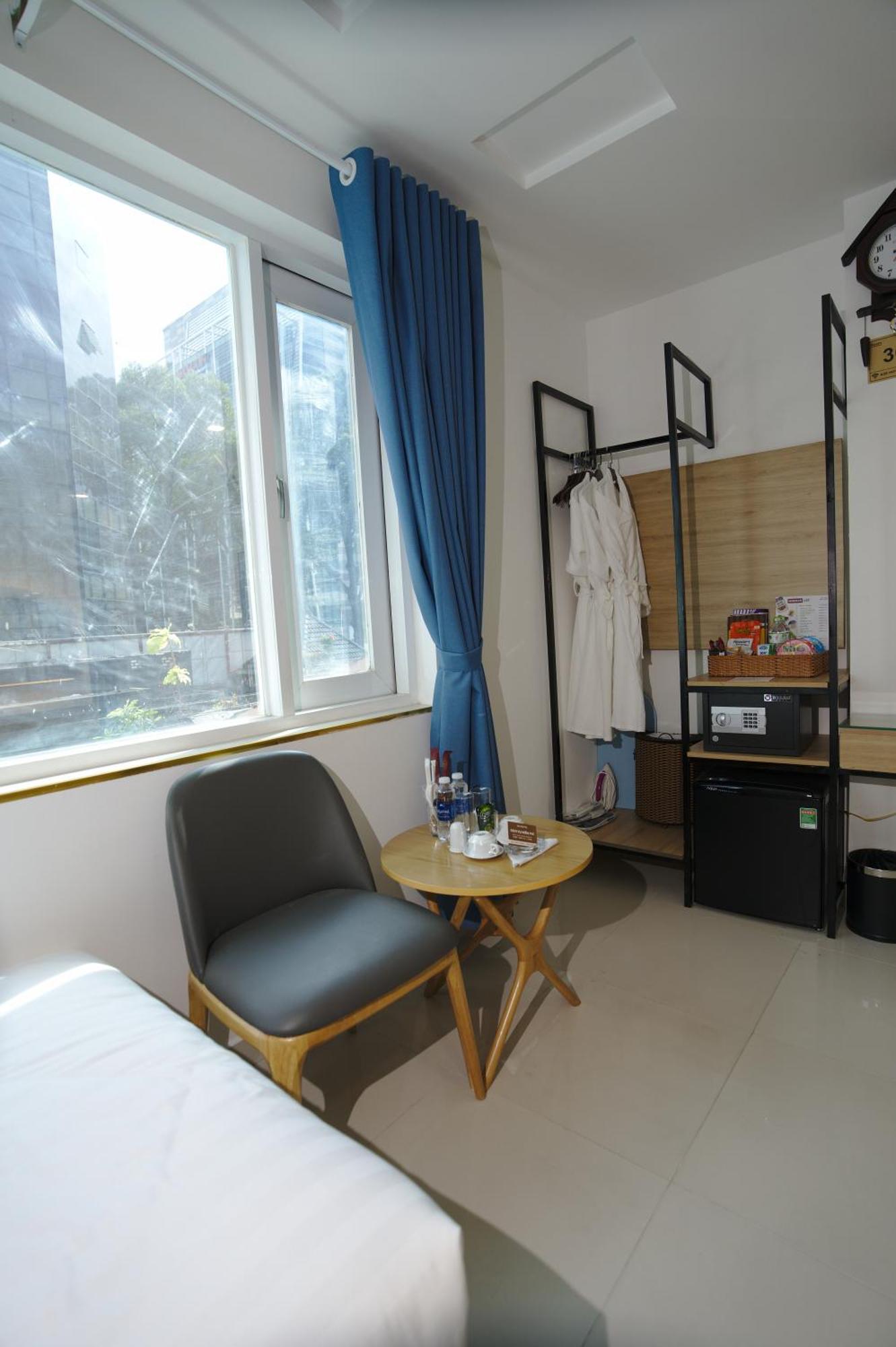 A25 - 14 Lương Hữu Khánh 2*
