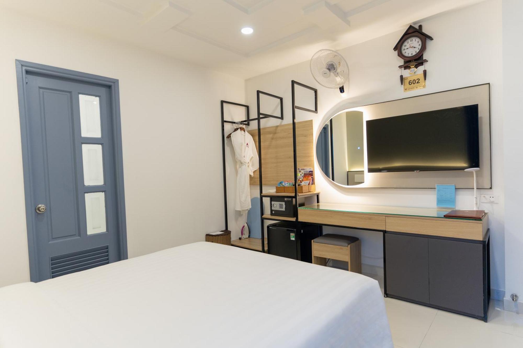 Khách sạn A25 - 14 Lương Hữu Khánh 2*